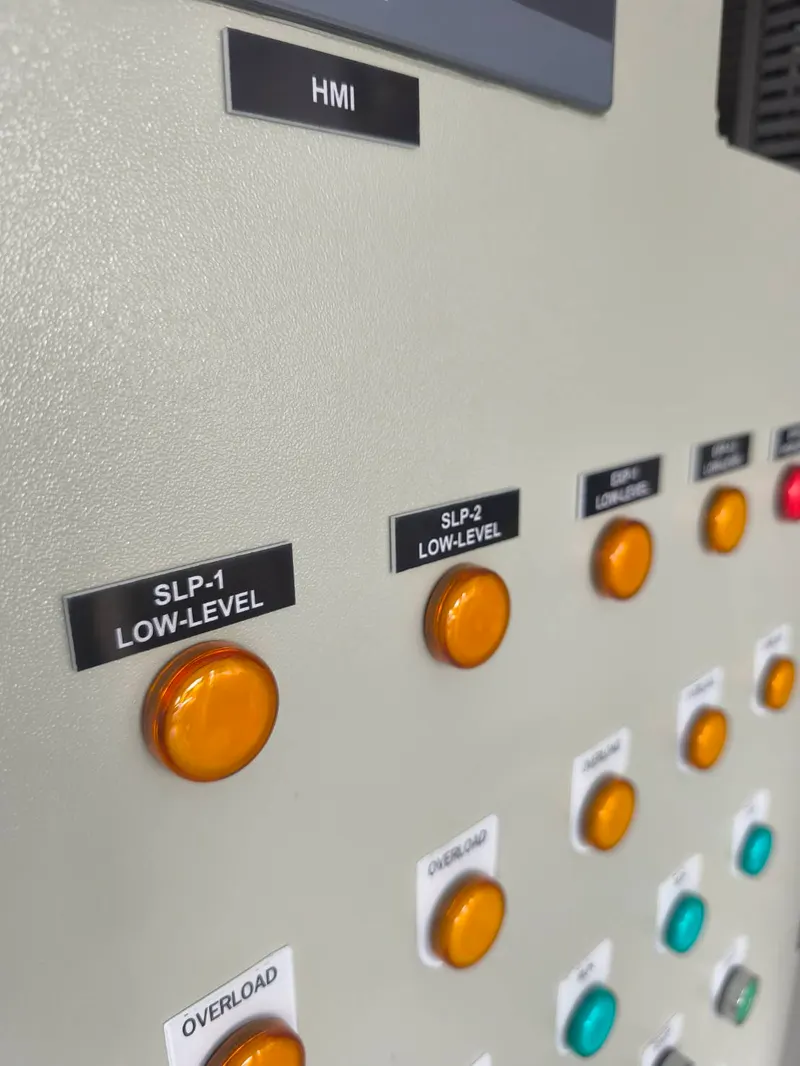 Pilot lamp nameplate